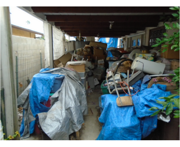 Un-permitted Storage & Tarps